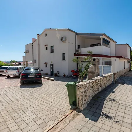 2 Bedroom Front In Lejlighed