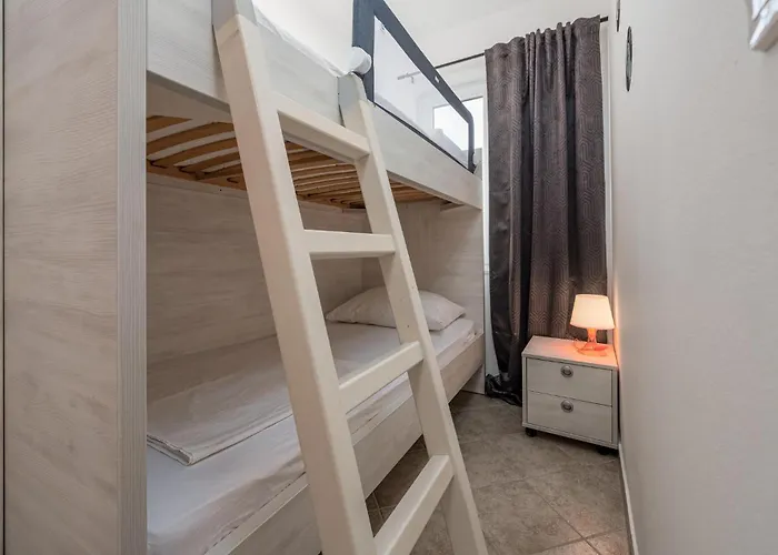 2 Bedroom Amazing In דירה פובליאנה