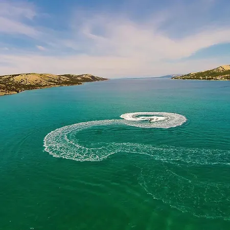 Apartman 2 Bedroom Amazing In Povljana