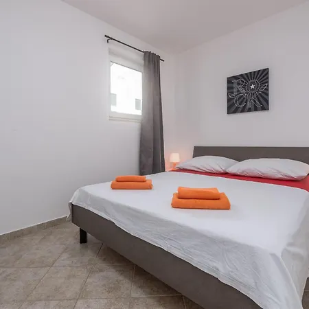 Apartman 2 Bedroom Amazing In Povljana