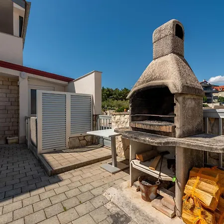 Beautiful In With Kitchen Apartmán