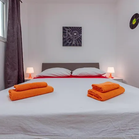 Apartament 2 Bedroom Front In