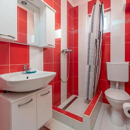 2 Bedroom Front In *