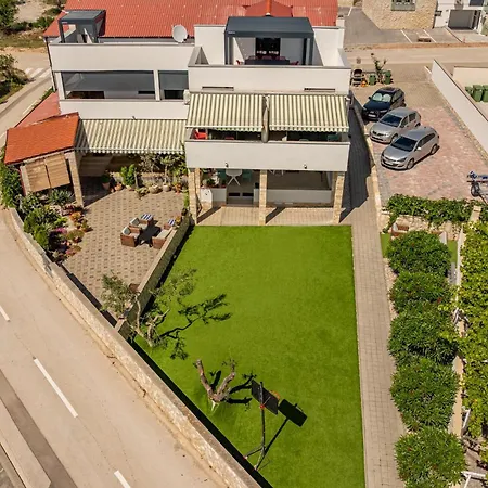 2 Bedroom Front In * Povljana